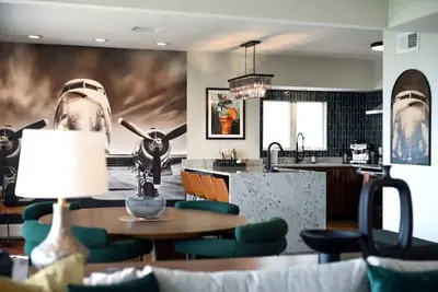 Image de ★ HostWise Stays ★ Grandview Ave Luxe - Sweeping City Views & More!