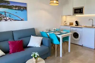 Image de Apartamento Reformado al Lado de la Playa con Piscina