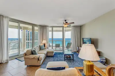 Image de New Listing P1-1707 3b Tower 1 Portofino