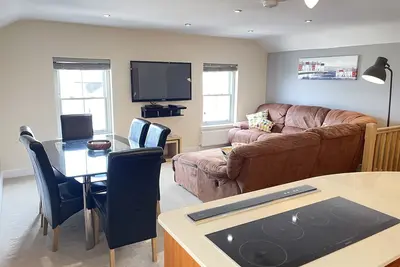 Image de Lews Lookout - a cottage that sleeps 6 guests in 3 bedrooms