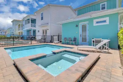 Image de Sunny Margaritaville Cottage - Private Pool, Full Kitchen & Living Area