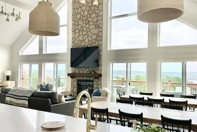 Image de Golden View Getaway