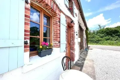 Image de Pretty Cottage in a Rural Village!