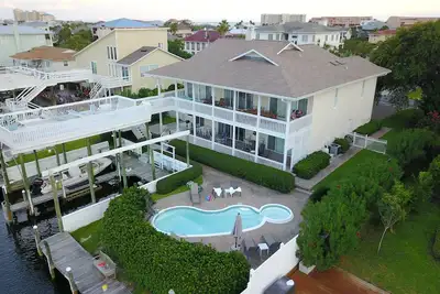 Image de Boaters Dream on Holiday Isle with Heated Pool! ! !