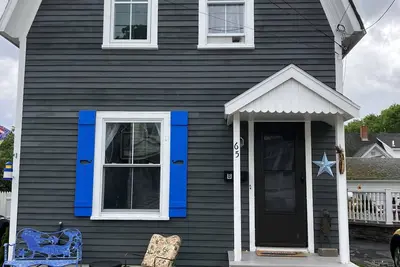 Image de 1 bedroom apartment steps away from Old Orchard Beach with partial ocean view.