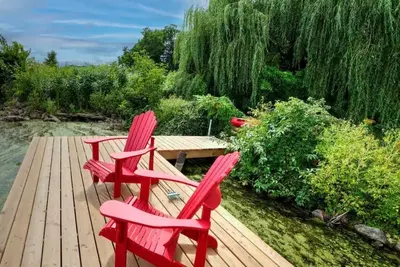 Image de Lakefront Living in the Heart of Westport/Pet Friendly!