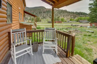 Image de Modern South Fork Vacation Rental w/ Deck & Grill!