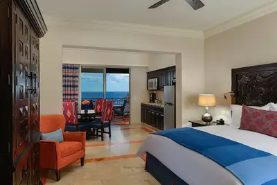 Image de Breathtaking Oceanview Pueblo Bonito Sunset Beach Resort - Junior Suite.