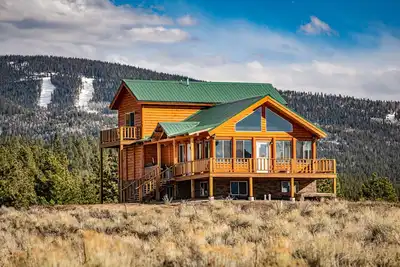 Image de Mountain House Sleeps 18, Mins to Ski, Hike, Golf, Fish; Generator;  Fenced Yard
