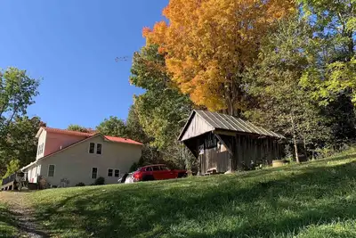 Image de Cozy farmhouse 10 min from Lansing, Grayson Highlands and the Va Creeper Trail