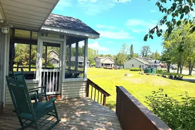 Image de Refurbished lakefront home on Schroon Lake + Dock slip