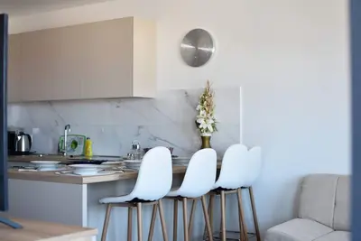 Image de GemĂĽtliche Wohnung mit Blick auf das Meer