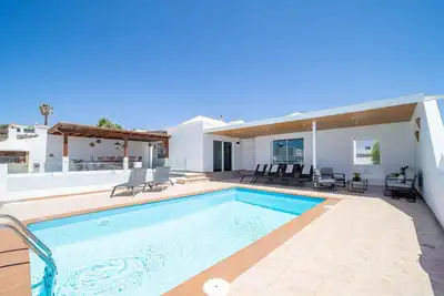 Image de Cartamar | Newly refurbished detached villa with lots of outdoor space