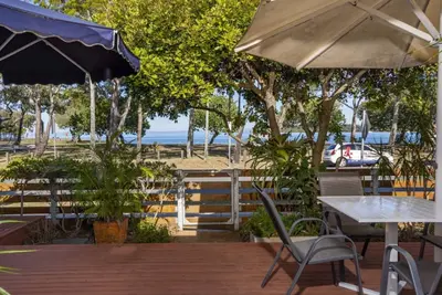 Image de Modern Luxury Across from the Water