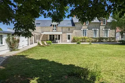 Image de Séjour de charme à Mareau-aux-Bois : parc, home cinéma, billard, tennis et télétravail en fibre ultra-rapide