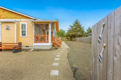 Image de Comfy Home Close to the Pacific & Ocean Shores Fun