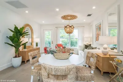 Image de Antique Row Chic
