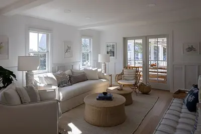 Image de Luxury rental just remodeled and steps to the beach. Now Booking 2025!