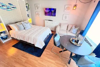 Image de Lakefront Condo w/ Private Boat Dock on Crooked Lake- Petoskey & Harbor Springs