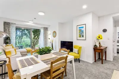Image de Hideaway Apartment with Pool & Free Parking