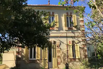 Image de Belle maison XIXème de famille, très bien située, très agréable. Immense jardin.