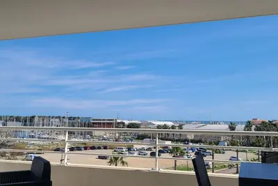 Image de Beau T3 - Meublé classé 3* - Vue dégagée sur Marina