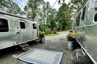 Image de Betty & Flora the Airstreams