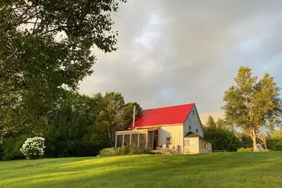 Image de Quiet 60 acre farmhouse retreat close to beach and under 3 hours from Halifax