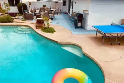 Image de Big furnished house, huge pool, 4 beds All New FURNITuRE! !