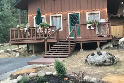 Image de Cozy Swiss Style Chalet with Hot Tub