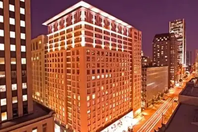 Image de Executive Luxury Downtown Condo Located By The Old Port With Free Garage Parking