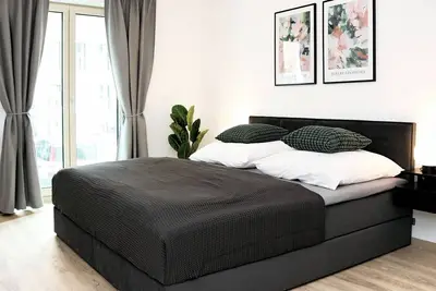 Image de Lightplace • Design - Boxspring - Balcony - 2 Smart Tv -City center -