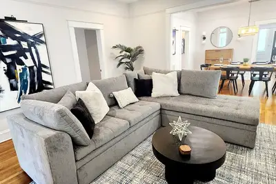 Image de Gem in Laurel Park: Newly Remodeled, Near Downtown