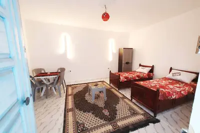 Grand studio meublé à 20 min de l'aéroport Tunis Carthage