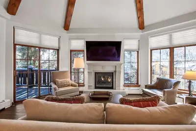 Image de Austria Haus 3 Br Penthouse, Vail Village (Got) - Hot Tub, Heated Outdoor Pool, Walk to Lifts!
