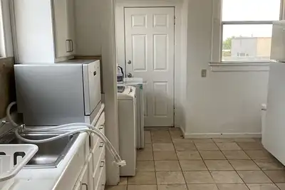 3 bedrooms Unit on Central Albany Ca