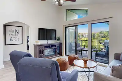 Golf course views with pool access, balcony - prime location