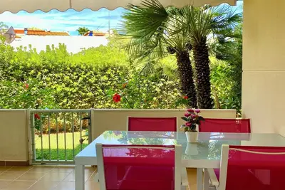 Image de Appartement avec accès direct à la piscine et à la plage