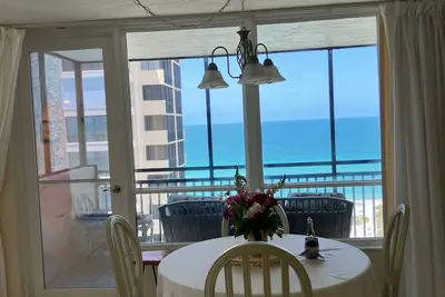 Image de Beachfront with gorgeous costal views! - minimum 3 month stay