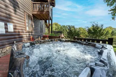 Image de Burning Tree: Pet Friendly, Free Attraction Tickets, Hot Tub, Mtn View & Close to Sky Mtn Park