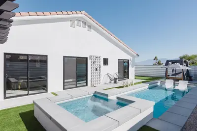 Image de Private Resort, Heated Pool, Spa, Cabana