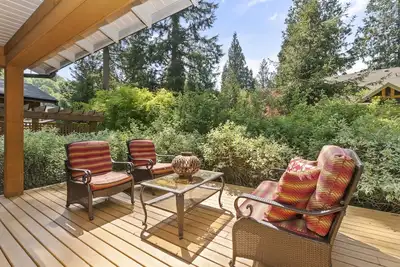 Image de Cozy cottage w/ resort style living near Cultus Lake, perfect for a family stay!