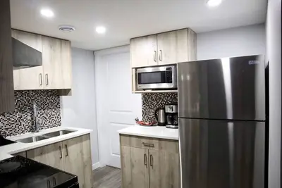 Image de Guest Suite In Nw Calgary Near Yyc Airport