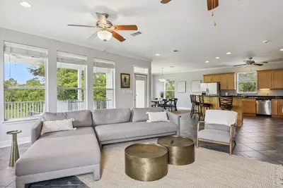 Image de Family-sized beach retreat w/ gulf views