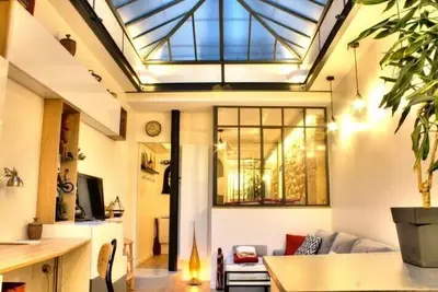 Image de GuestReady - Atelier rénové sous verrière à Paris