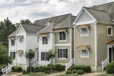 Image de Jul 7-14. Beautiful 2/3 Br Condo next to Water Country & 5 Mins to Busch Gardens