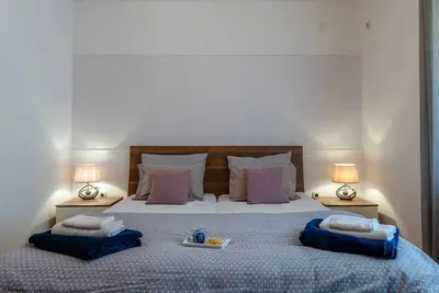 Image de Appartement de deux chambres avec la terrasse Vir (A-21482-a)