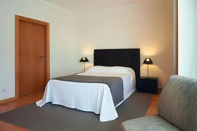 Image de Spacious 2br Accommodation Close to City of Faro! Outdoor Pool, Pets are Welcome