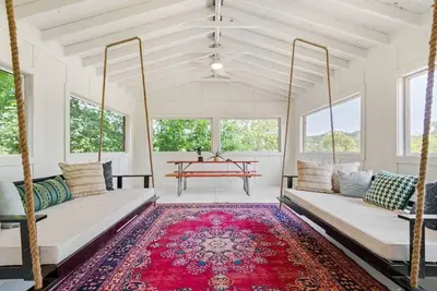 Image de Colorful & Cozy River Retreat with a View