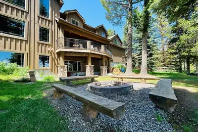 Image de Spacious lake front property close to Yellowstone - Shenandoah Family Retreat